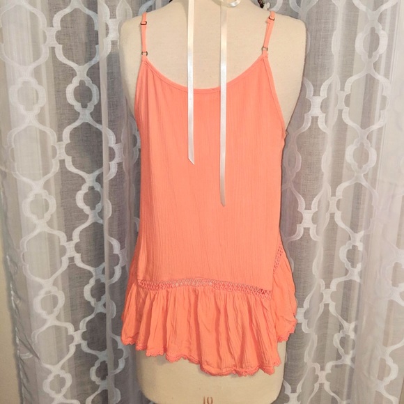 ❣️SOLD ELSEWHERE❣️ Summer Lace Up Tank - Picture 3 of 5